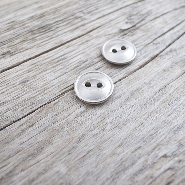 【キャッツアイ】メタルシンプルボタン #D418 2穴 15mm C/#HN シルバー