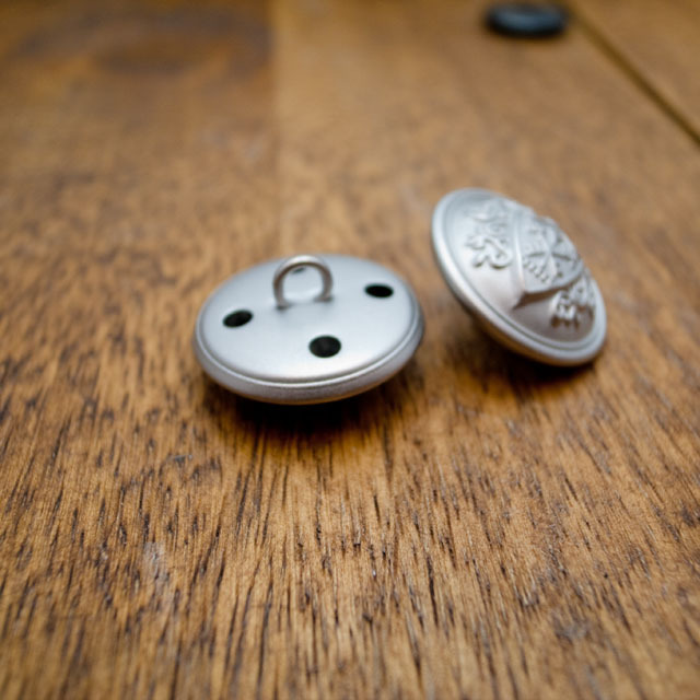 【丸型(エンブレムボタン)】真鍮ボタン#DM108 1穴２３mm　C/#SM
