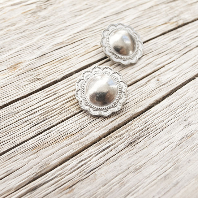 メタルボタン　コンチョ