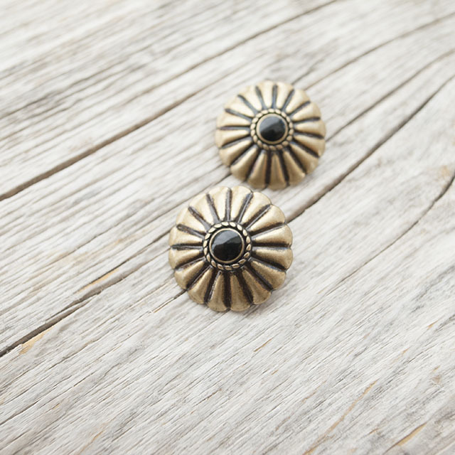 メタルボタン　コンチョ