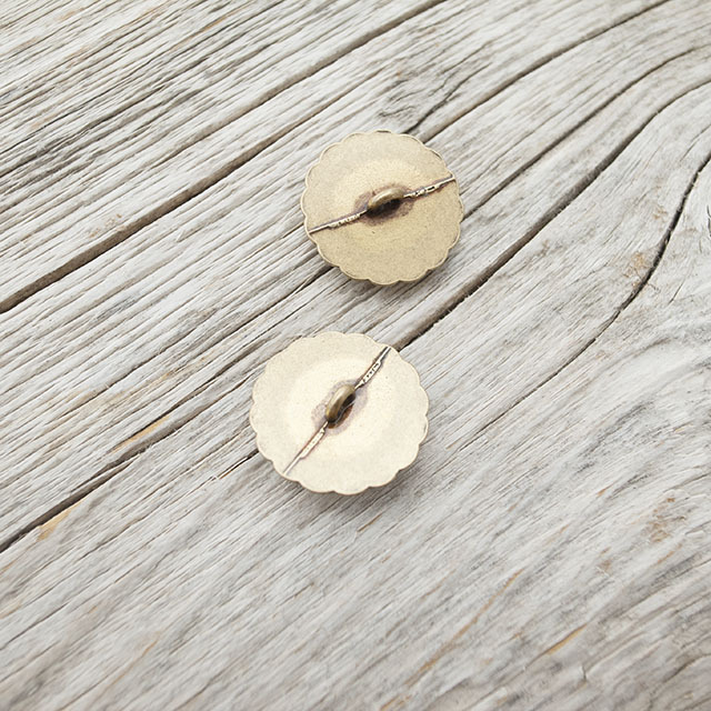 メタルボタン　コンチョ