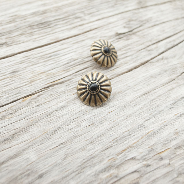 メタルボタン　コンチョ