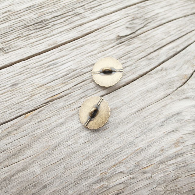 メタルボタン　コンチョ