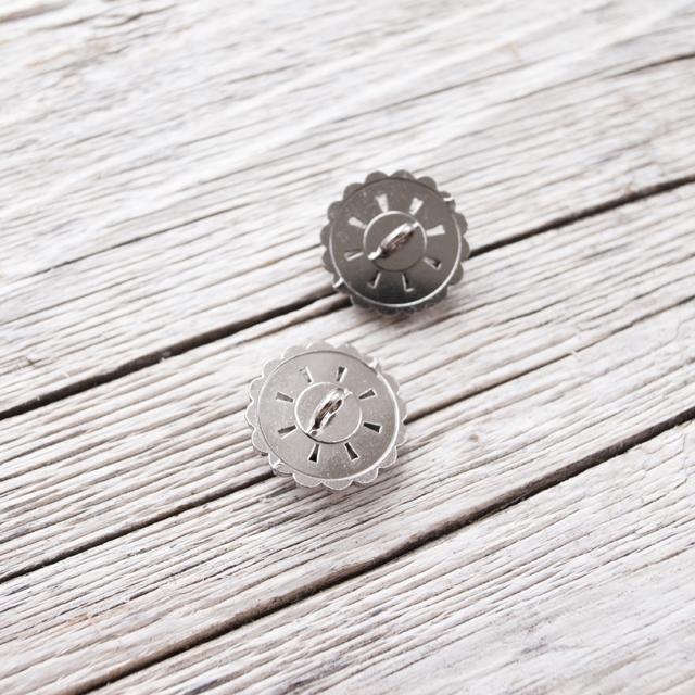 ビジューボタン