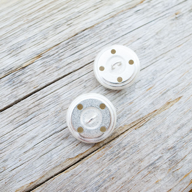 コンチョボタン