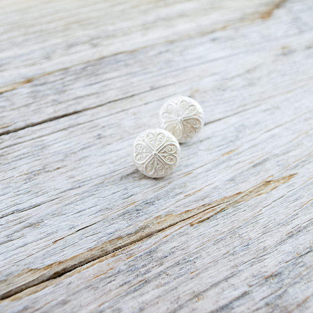 コンチョボタン