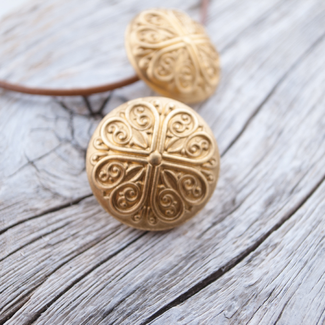 コンチョボタン