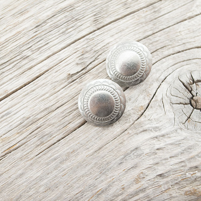 コンチョボタン