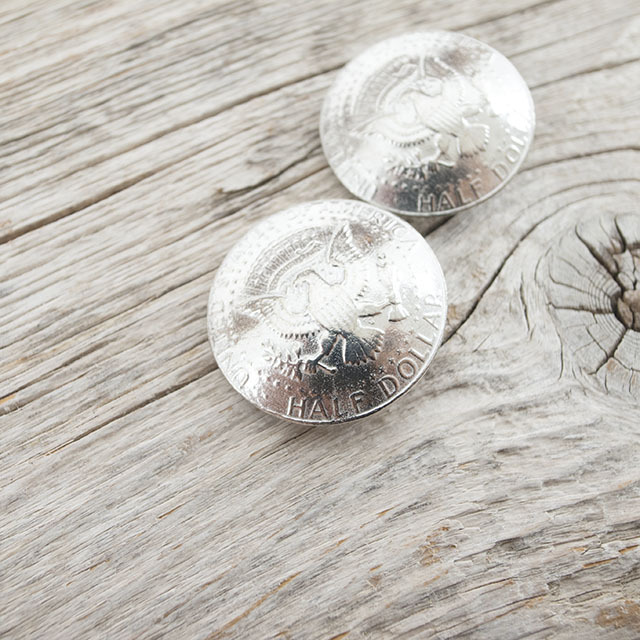 コンチョボタン