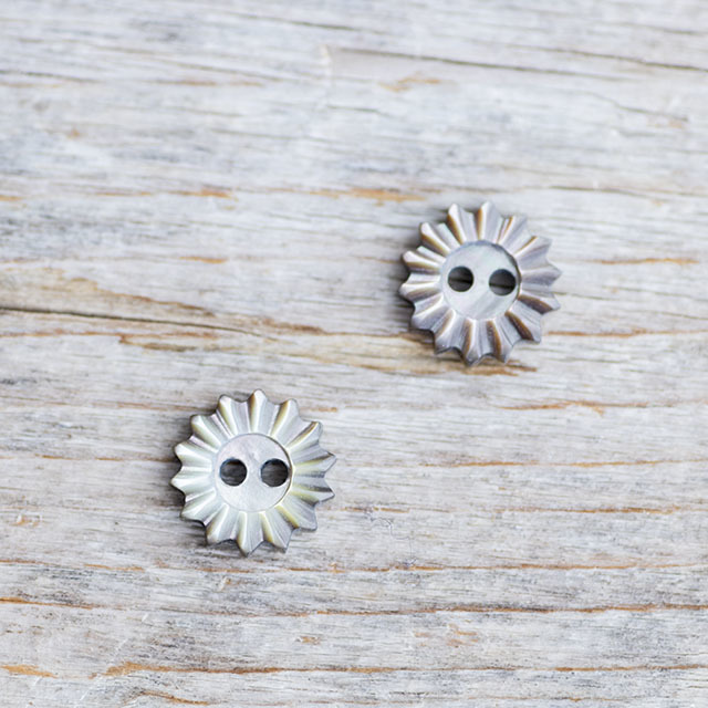黒蝶貝 11.5mm|貝ボタン□タカシマ□