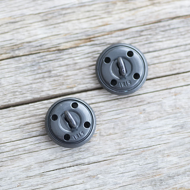 メタルエンブレムボタン