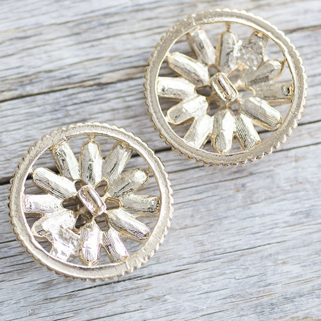 ビジューボタン