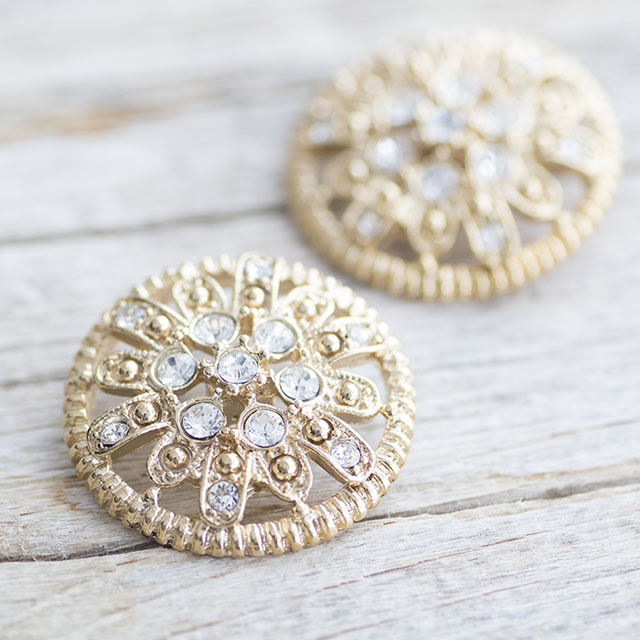 ビジューボタン