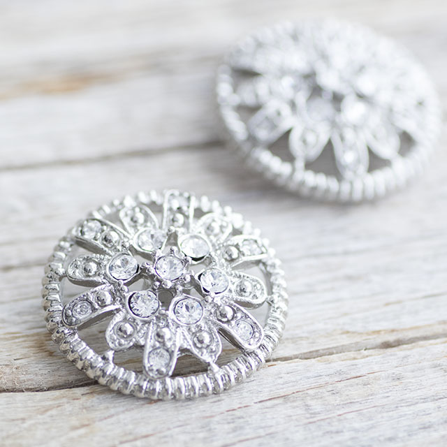 ビジューボタン