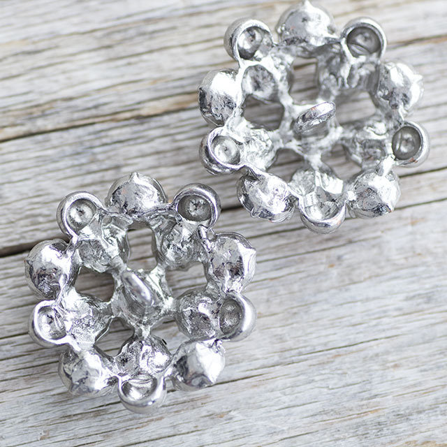 ビジューボタン