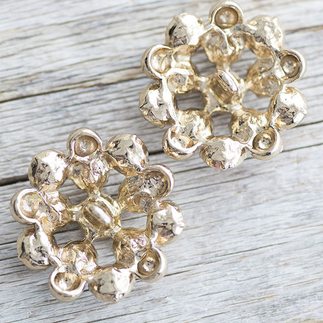 ビジューボタン