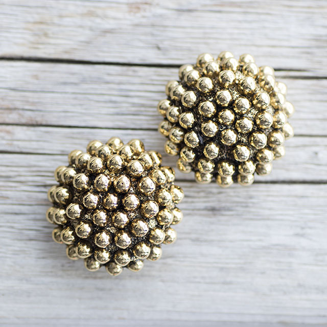 ビジューボタン