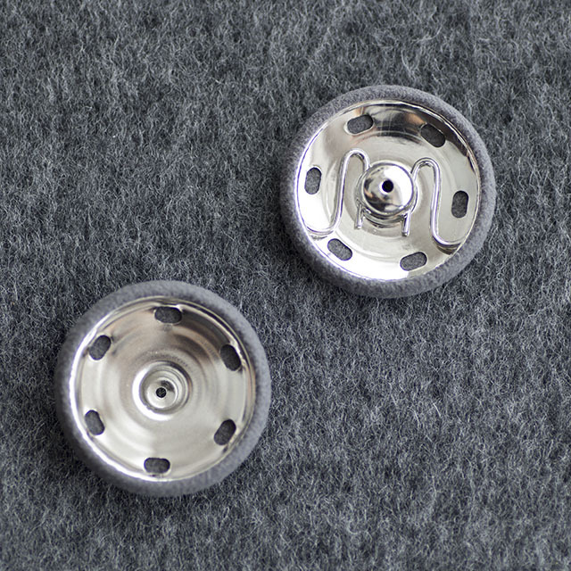 VINTAGE TYPE 四つ割れスナップボタン　駒セット ボタン 『金属縫付けスナップ 銀 1.7cm 4セット 341253』 Prym