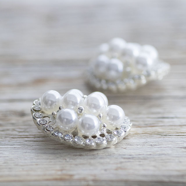 ビジューボタン