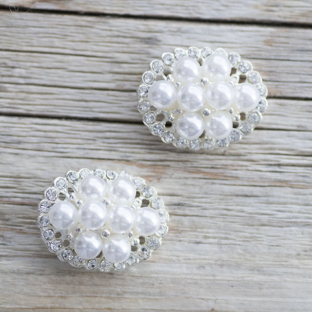 ビジューボタン