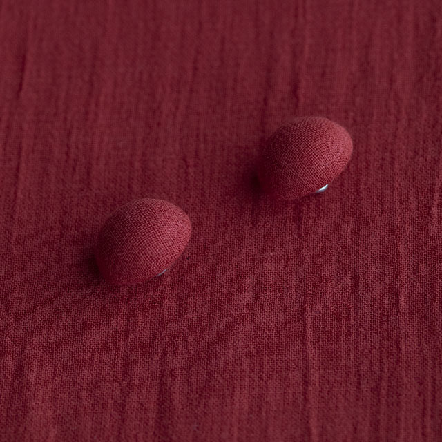 赤いくるみボタン