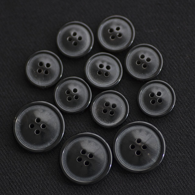 薩摩ボタン15mm6個セット - ネズミ・馬・犬・牛・猿・烏 スーツ用ボタンセット 本水牛(ホーン)ボタン 14mm＆19mm | 貝