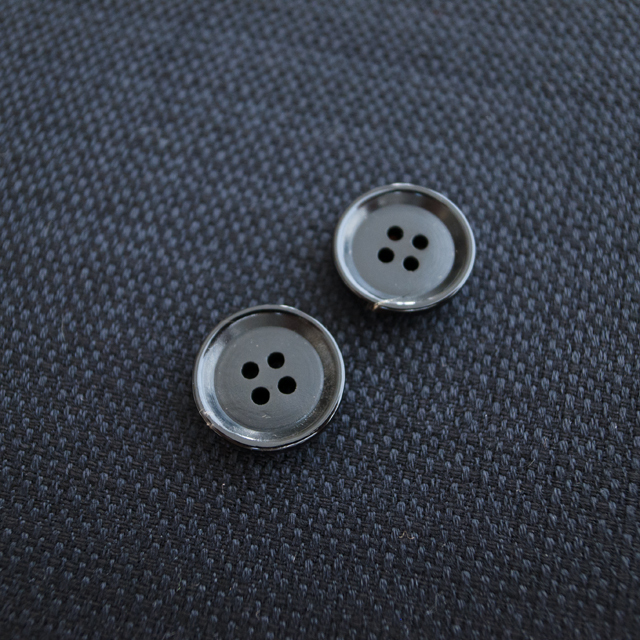 【厚みのある形(CORO)】本水牛ボタン#COROHORN 4穴14mm C/#B【ブラック】