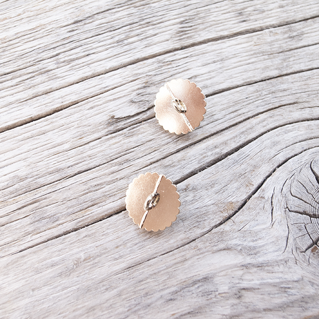 リボンデザインパールボタンジャケット　ホワイト ハートボタンボアジャケット – BUNNY APARTMENT