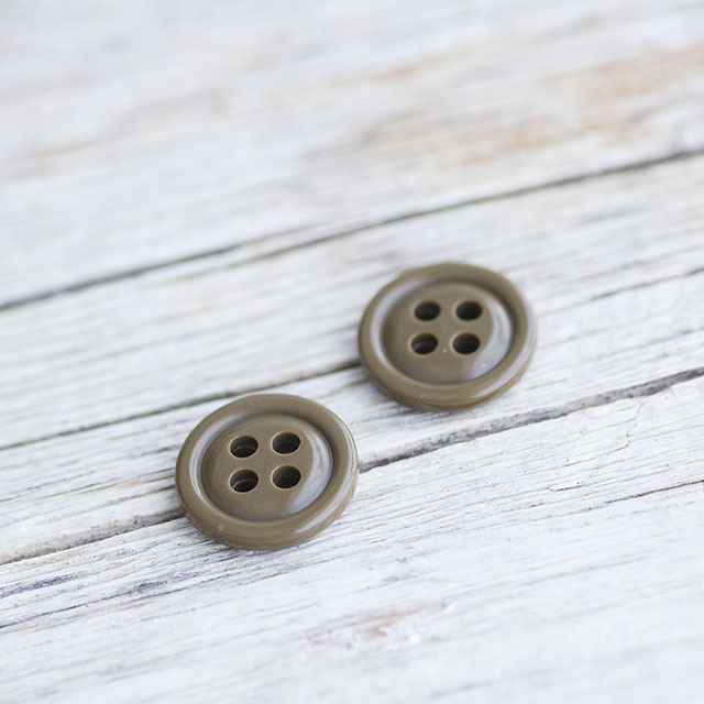 ミリタリーボタン