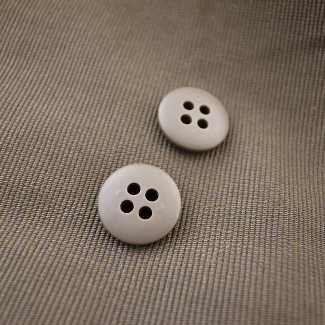 ミリタリーボタン