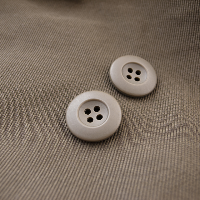 ミリタリーボタン