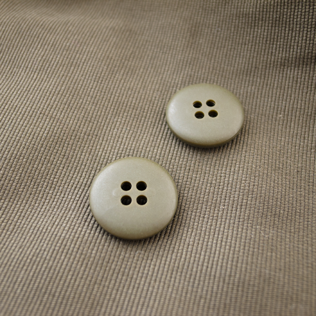 ミリタリーボタン