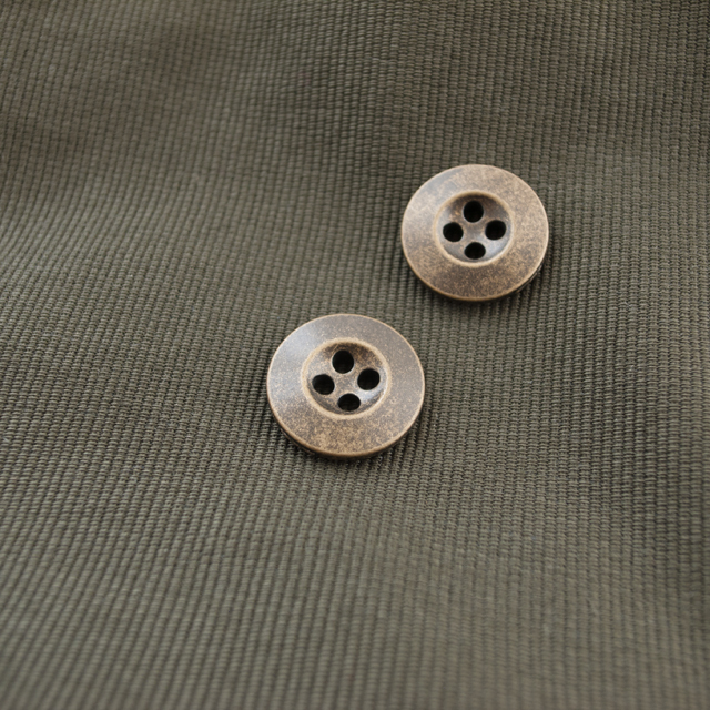 ミリタリーボタン