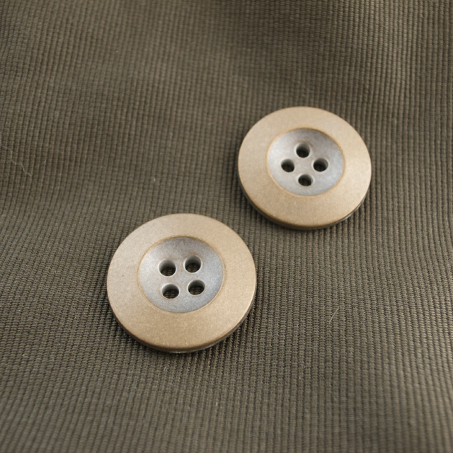 ミリタリーボタン