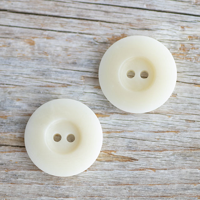 no.80 レッドエピドートあこや貝ボタンのブレスレット