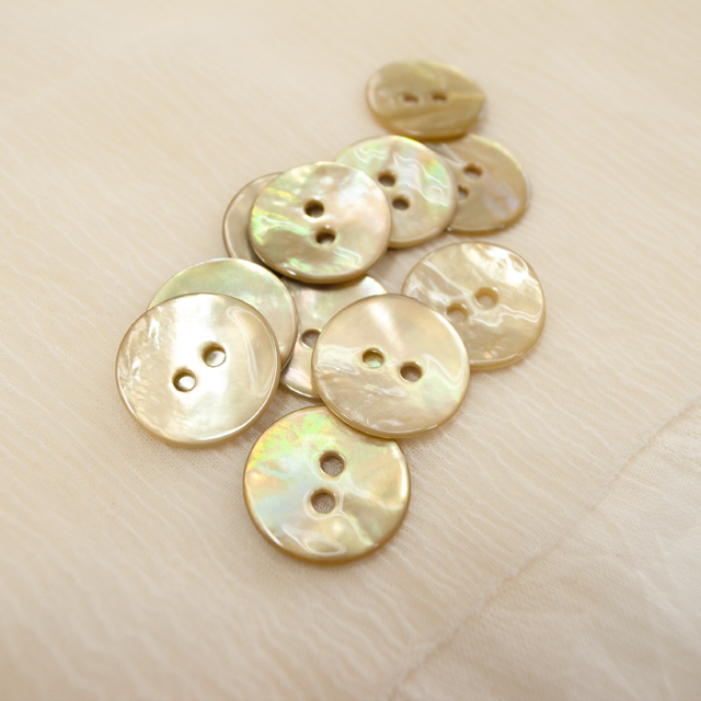 美品✨y's ワイズ 着丈130cm シェルボタン 貝ボタン ダメージ加工 美品✨y's ワイズ 着丈130cm シェルボタン 貝ボタン ダメージ加工 MY