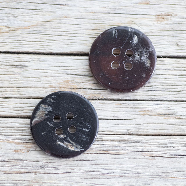 ペンシェル 23mm|貝ボタンの卸通販 《タカシマボタン》