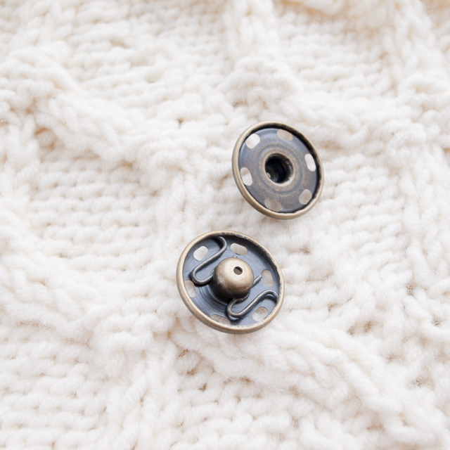 スナップボタン