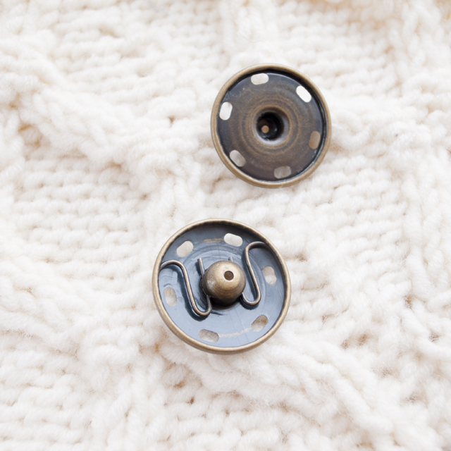 スナップボタン