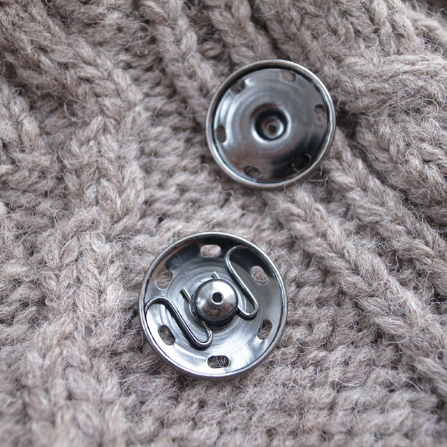 スナップボタン