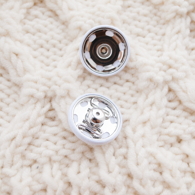 スナップボタン