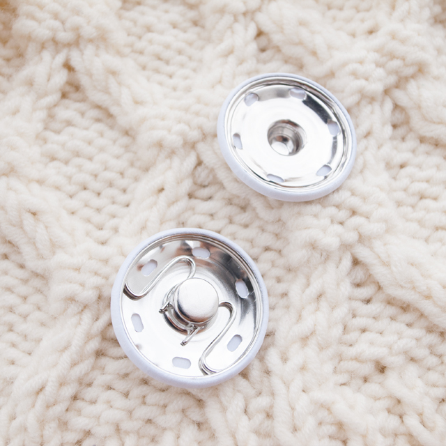 スナップボタン