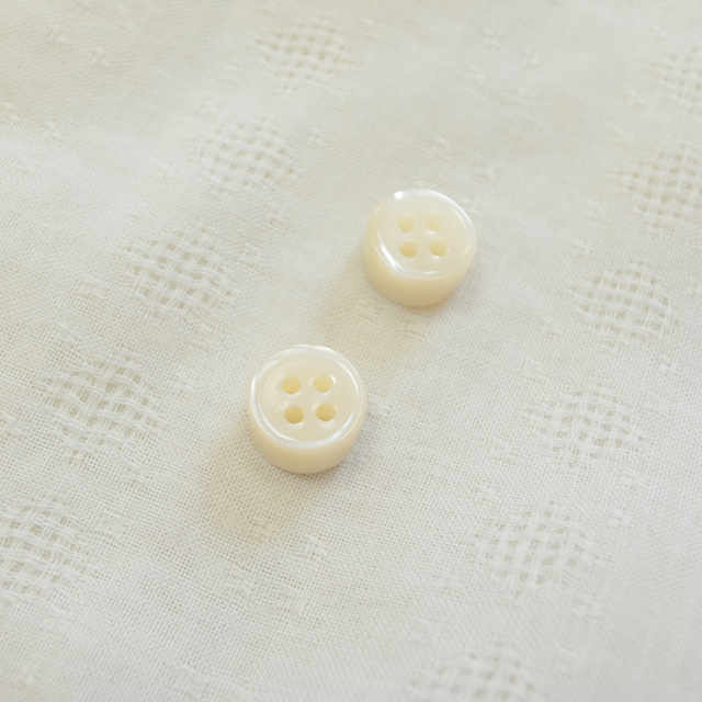 【厚みのあるボタン(5mm厚)】高瀬貝貝ボタン#00017 4穴10mm