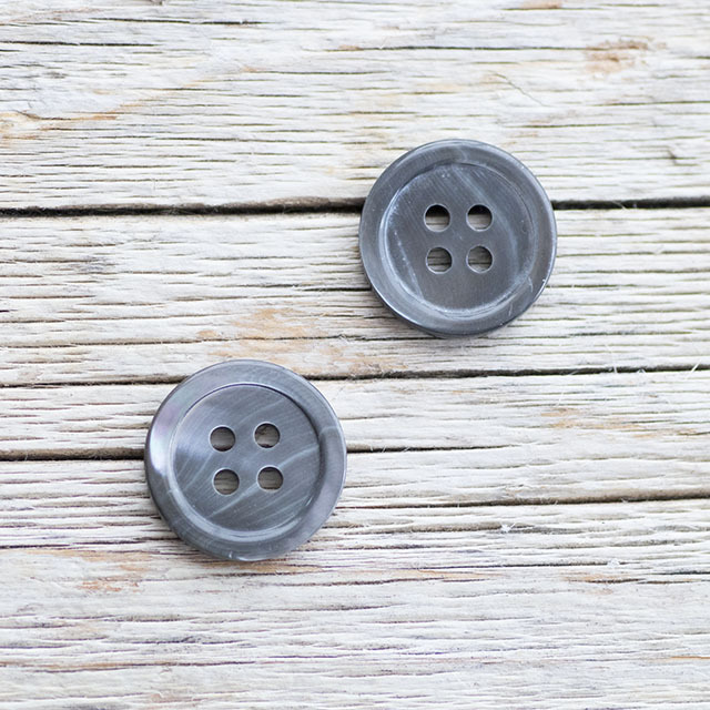 高瀬貝ボタン 18mm|貝ボタンの卸通販《タカシマボタン》