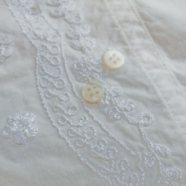 【丸型(定番)】高瀬貝ボタン#00100 4穴8mm