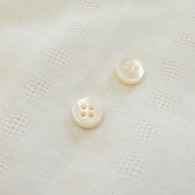 【厚みのあるボタン(3mm厚)】高瀬貝貝ボタン#bt099 4穴10mm