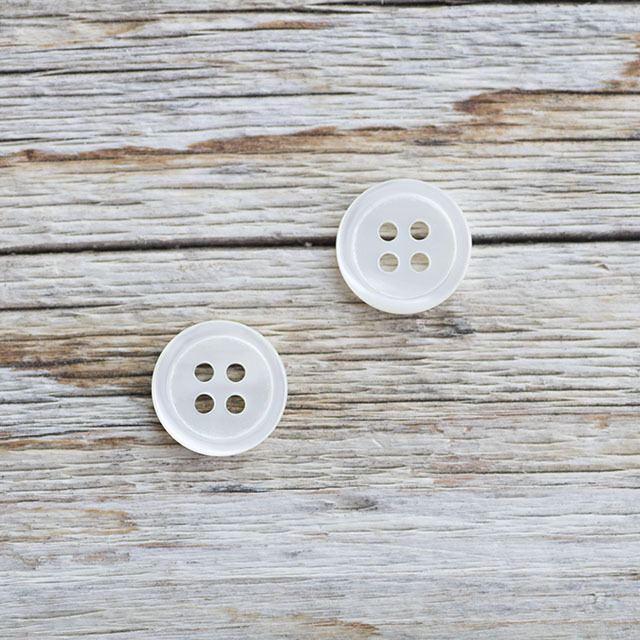 貝 高瀬貝ボタン 25mm|貝ボタンの卸通販 《タカシマボタン》