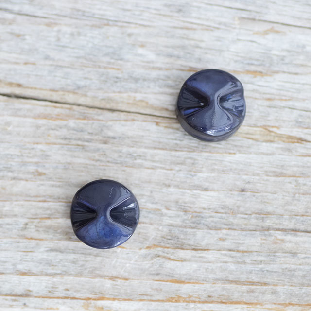 高瀬貝染色ボタン ナチュラルな形 13mm <貝ボタン卸通販 タカシマ＞