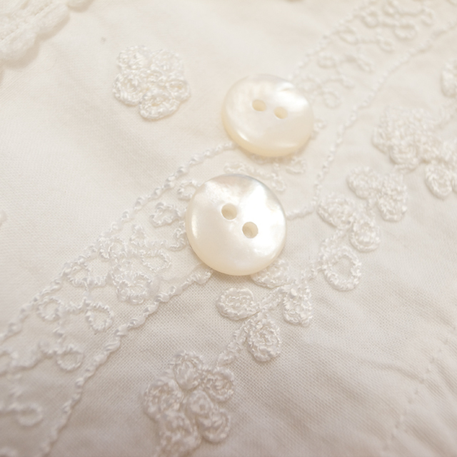 【丸型(定番)】白蝶貝 貝ボタン#00150 2穴 13mm