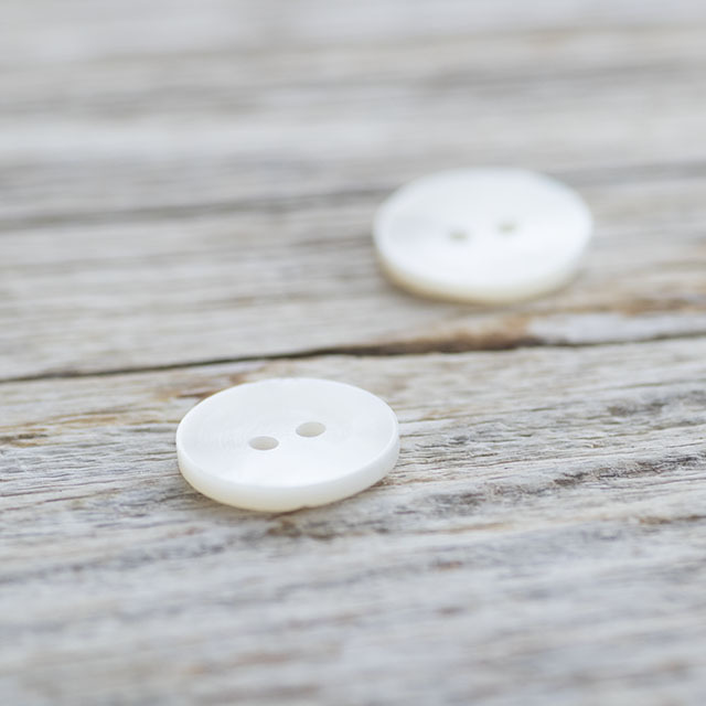 白色貝殻 2個セット 白蝶貝ボタン 15mm|貝ボタンの卸通販《タカシマボタン》
